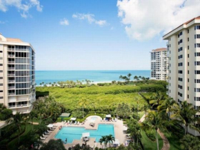 Seafront Condo with Pool